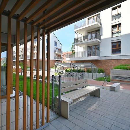 Beige 3City Apartment With Parking In Gdansk By Noclegi Renters Exterior photo