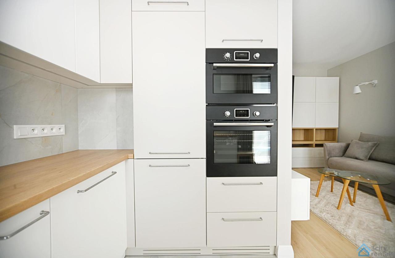 Beige 3City Apartment With Parking In Gdansk By Noclegi Renters Exterior photo