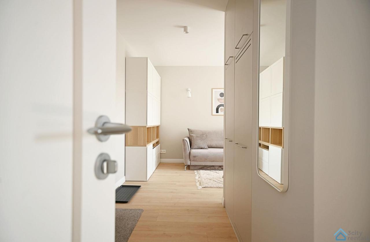 Beige 3City Apartment With Parking In Gdansk By Noclegi Renters Exterior photo