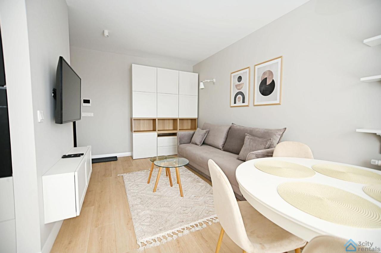 Beige 3City Apartment With Parking In Gdansk By Noclegi Renters Exterior photo