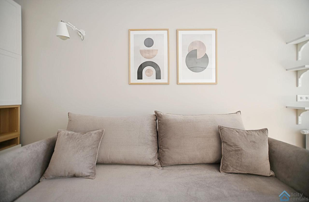 Beige 3City Apartment With Parking In Gdansk By Noclegi Renters Exterior photo