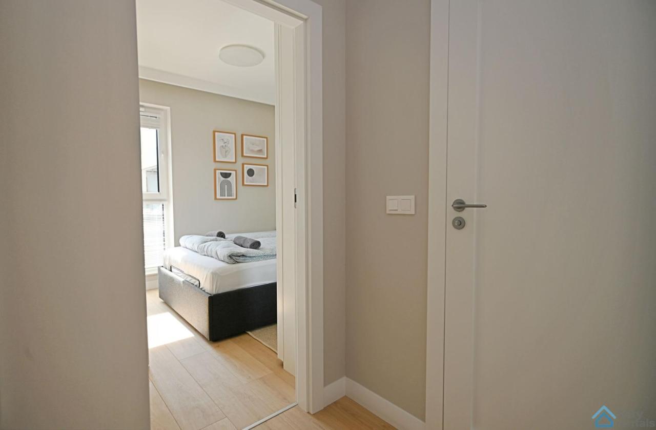 Beige 3City Apartment With Parking In Gdansk By Noclegi Renters Exterior photo