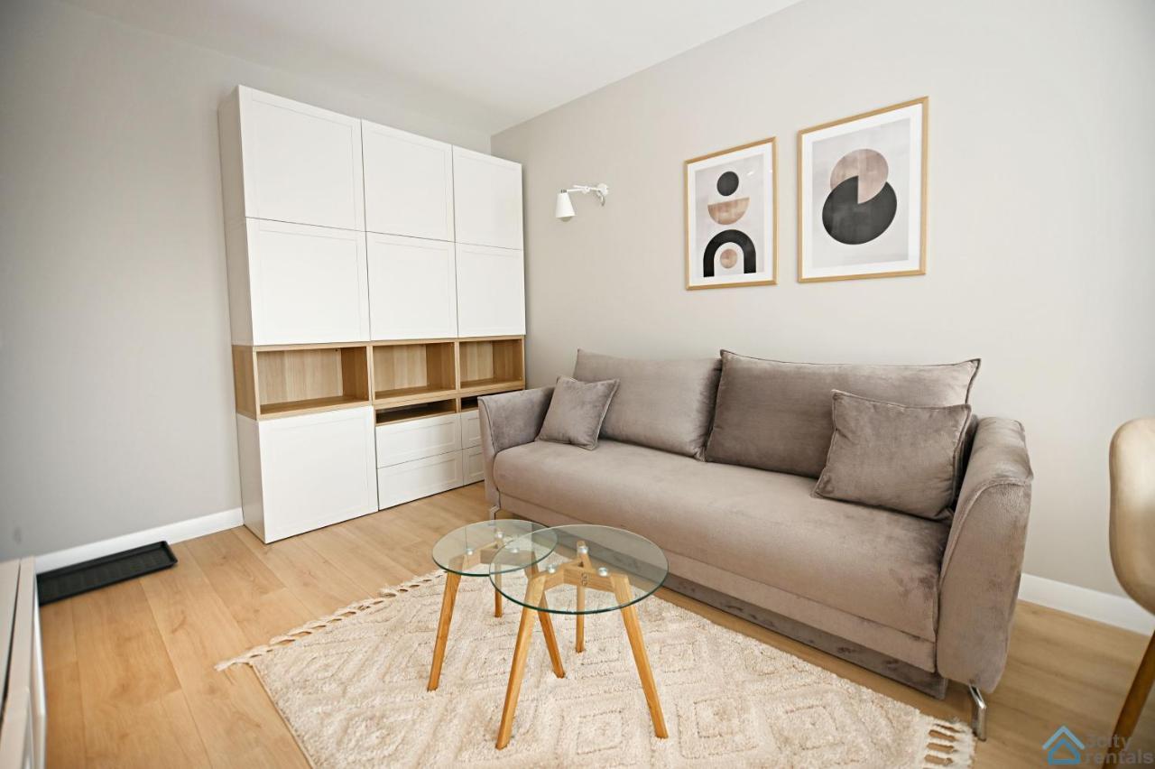 Beige 3City Apartment With Parking In Gdansk By Noclegi Renters Exterior photo