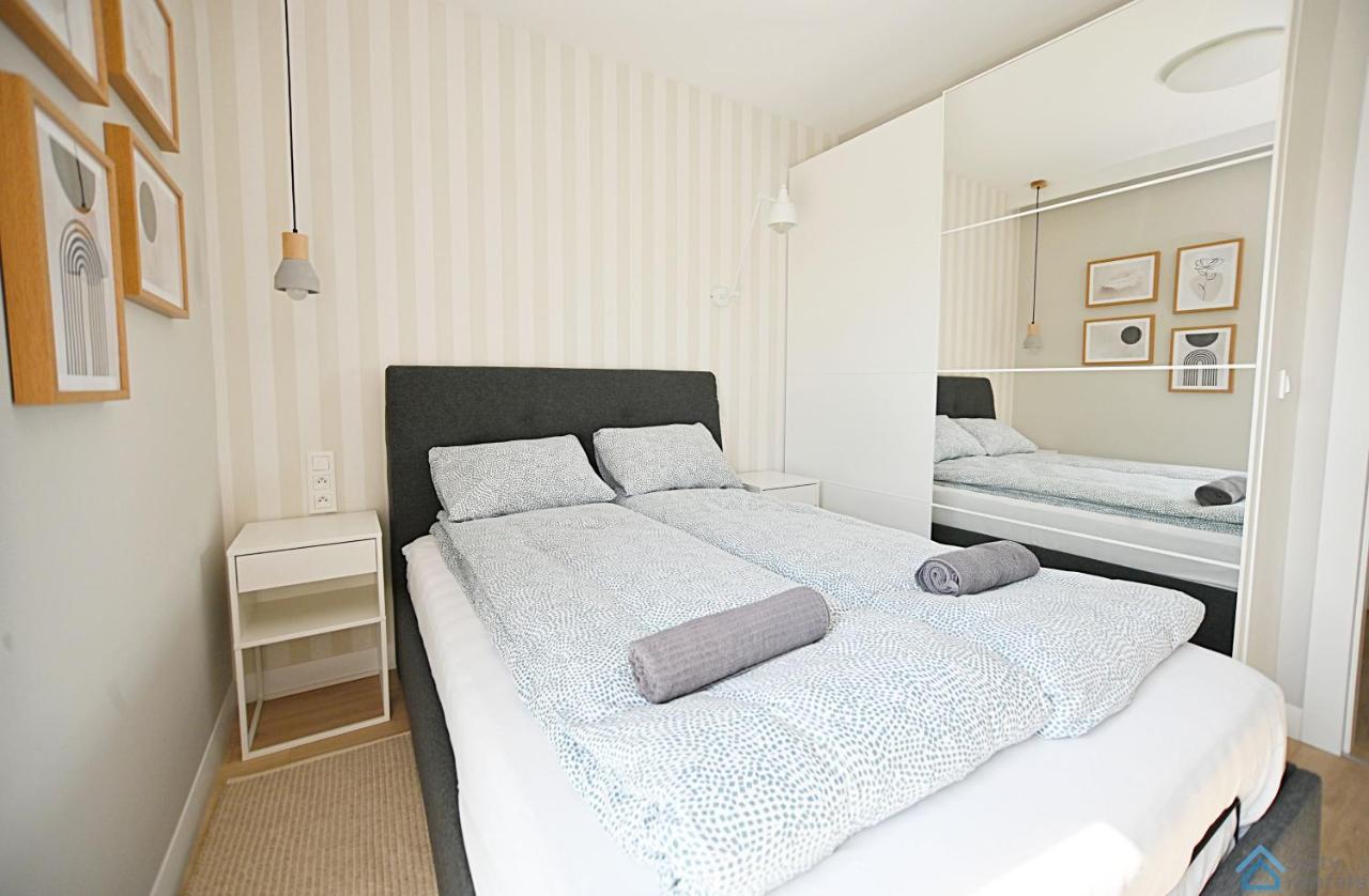 Beige 3City Apartment With Parking In Gdansk By Noclegi Renters Exterior photo